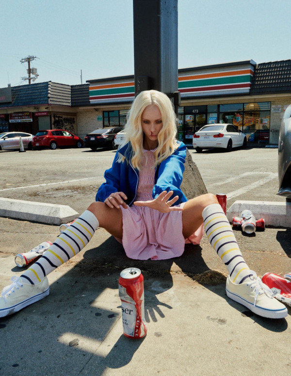 Shooting Juno Temple pour W Magazine