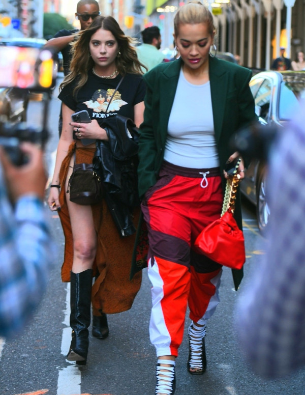 Ashley Benson et Rita Ora en balade à New York