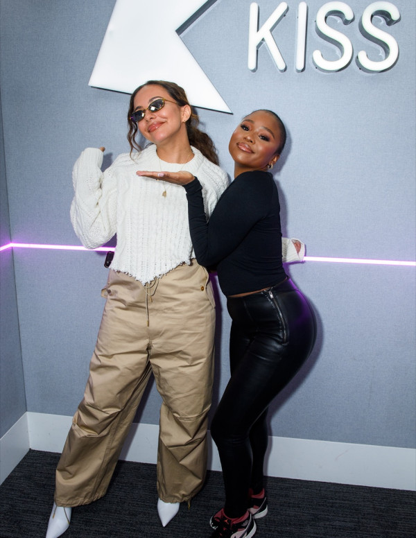 Jade Thirlwall à KISS FM