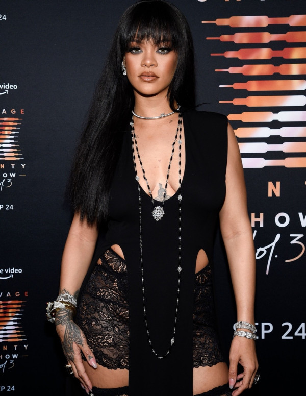 Rihanna sexy à la soirée Savage à New York