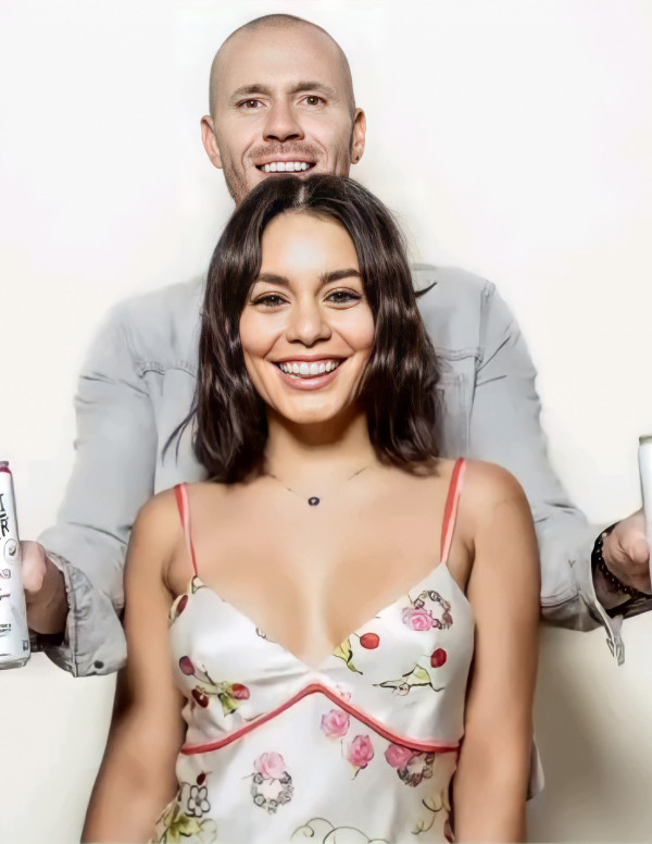 Vanessa Hudgens sexy pour l'eau de cactus Caliwater