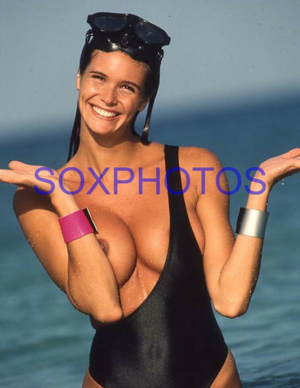 Oops Elle Macpherson en maillot de bain (1990)
