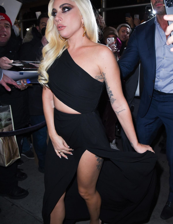 Oops Lady Gaga la culotte en soirée à New York