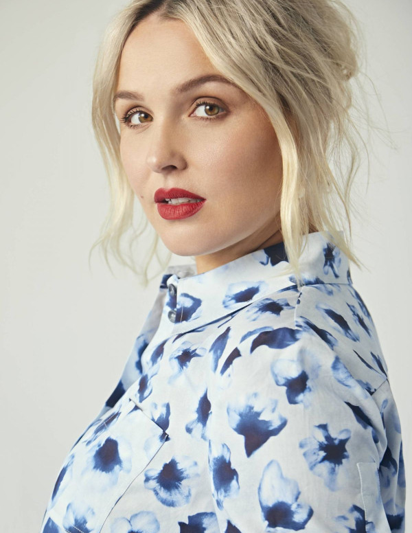 Shooting Camilla Luddington pour Confidential Magazine