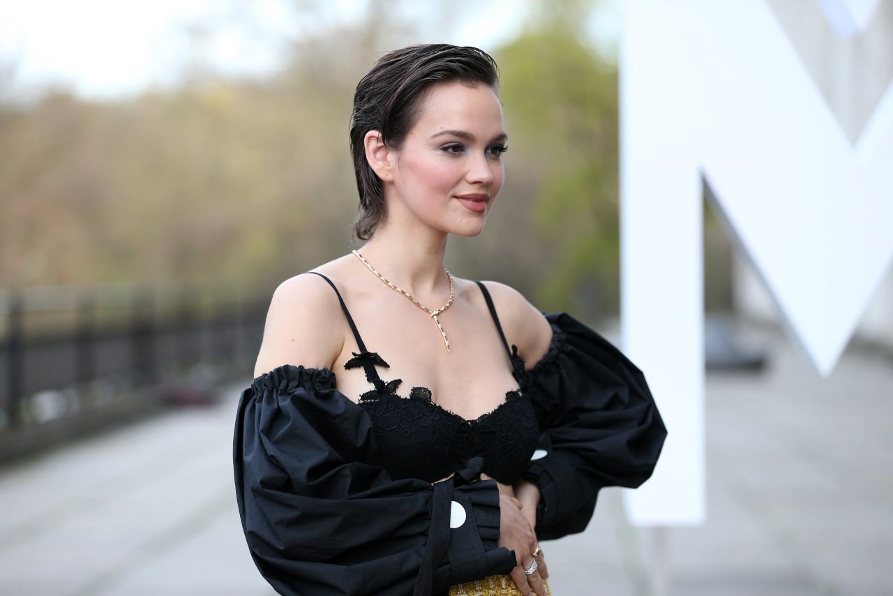 Emilia Schüle à la première de WMF au Haus der Kunst de Munich