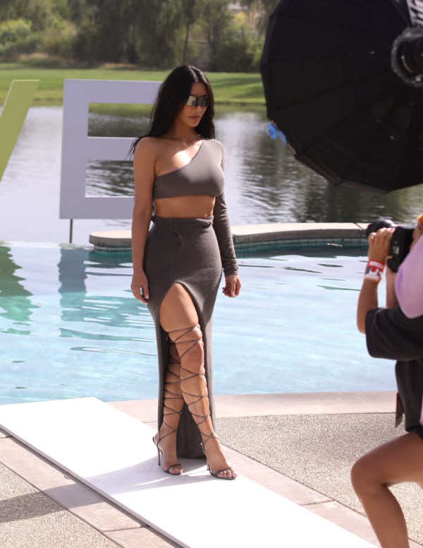 Kim Kardashian à la soirée Revolve pour Coachella 2022