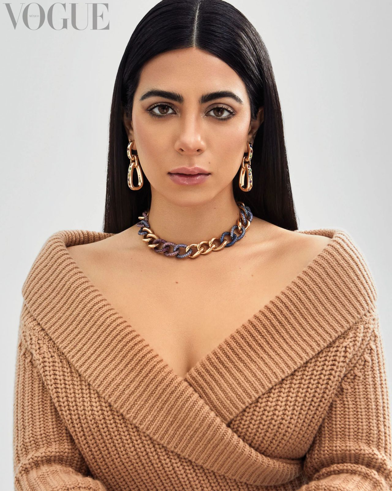 Shooting Emeraude Toubia pour Vogue (Mexico)