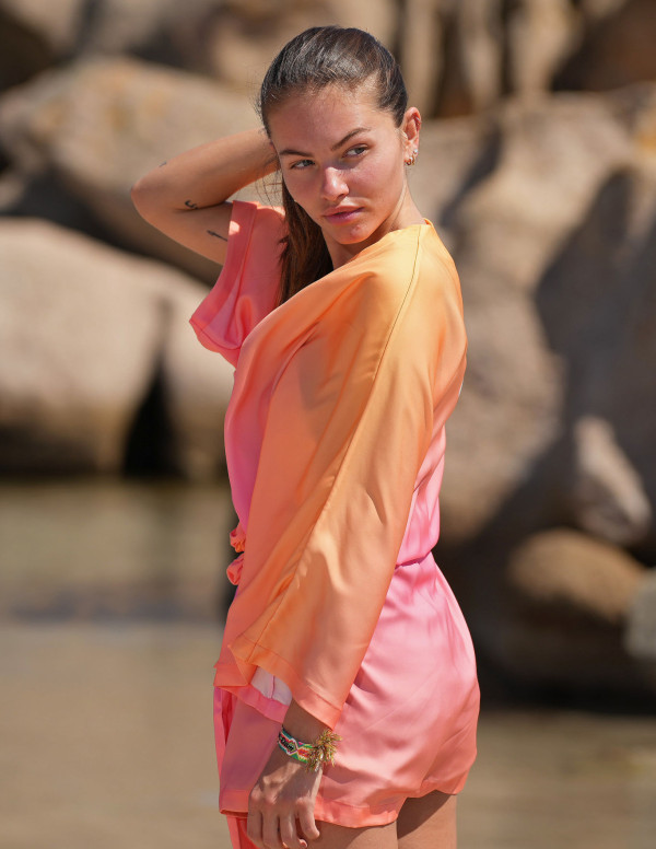 Thylane Blondeau au Défilé Etam Croisière 2022 en Corse