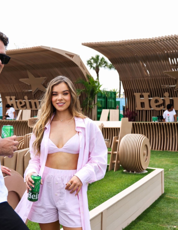 Hailee Steinfeld à la campagne Heineken When You Drive Never Drink à Miami