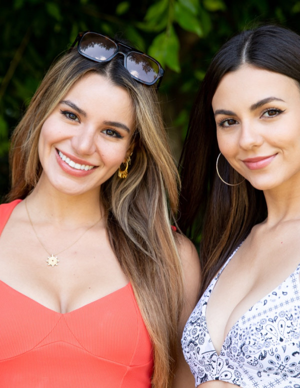 Victoria Justice et Madison Reed au Alo Summer House à Beverly Hills