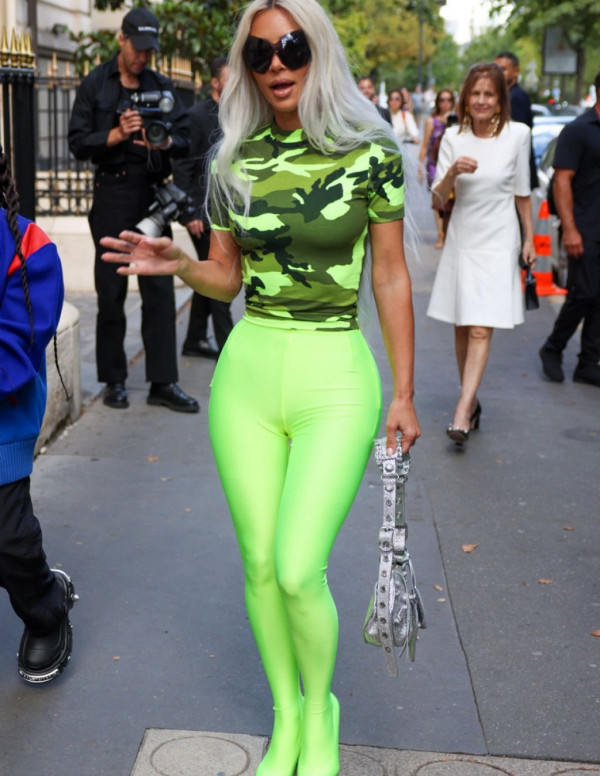 Kim Kardashian à Paris pour du shopping à Balenciaga