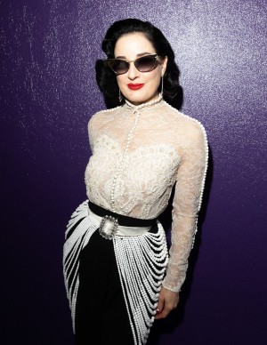 Dita von Teese au défilé Alexis Mabille à la Paris Fashion Week