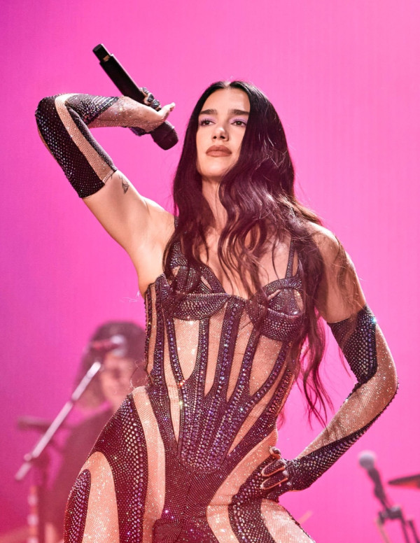 Dua Lipa sexy en concert au Lollapalooza 2022 à Chicago