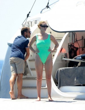 photos Rosie Huntington-Whiteley