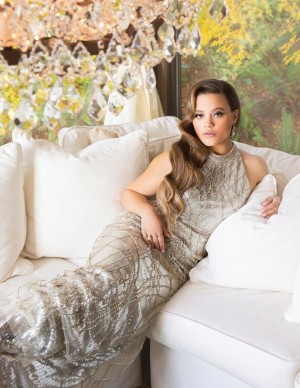 photos Sarah Jeffery