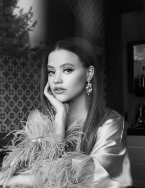 photos Sarah Jeffery