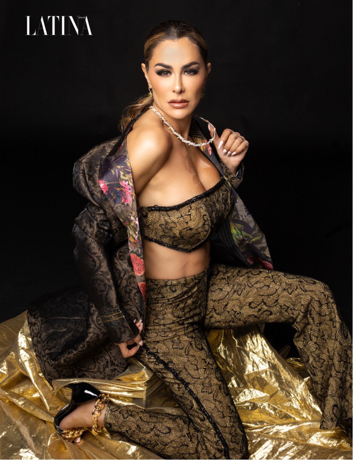 Ninel Conde dans Latina Attitude Magazine