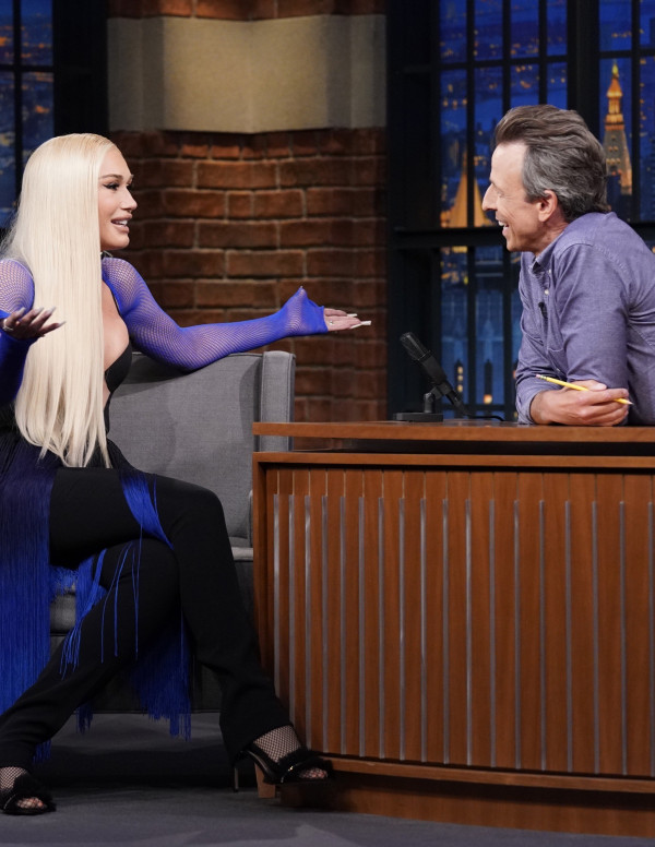 Gwen Stefani dans l'émission Late Night with Seth Meyers