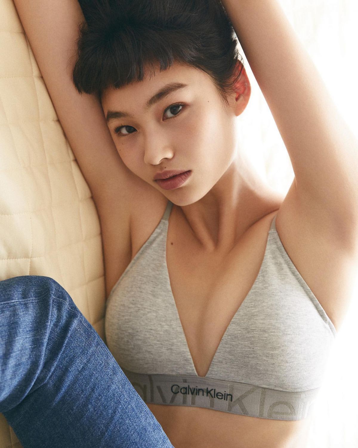 Shooting Jung Ho-yeon pour Calvin Klein