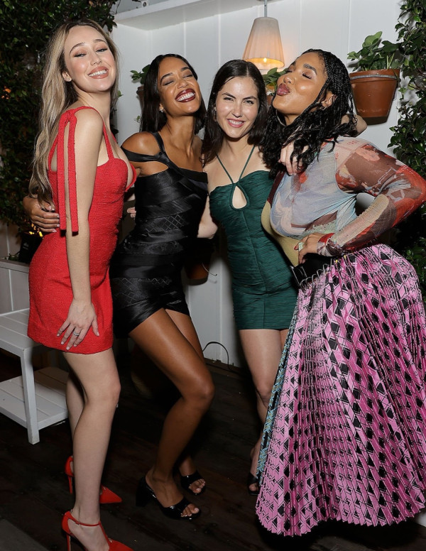 Alycia Debnam-Carey à la soirée Cosmopolitan