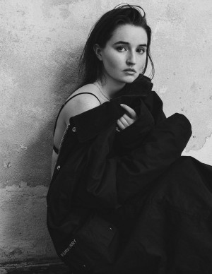 photos Kaitlyn Dever