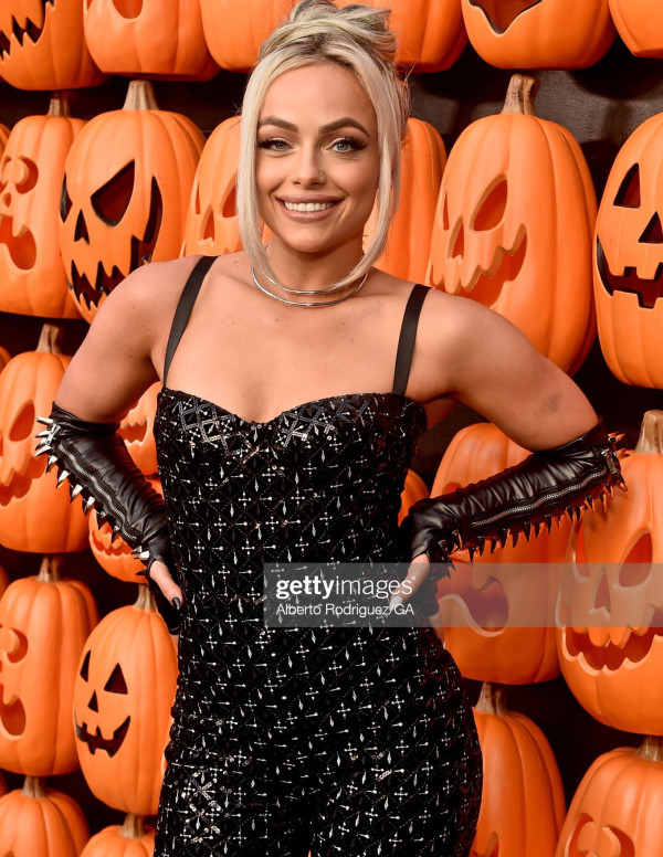 Liv Morgan à la première d'Halloween Ends à Los Angeles