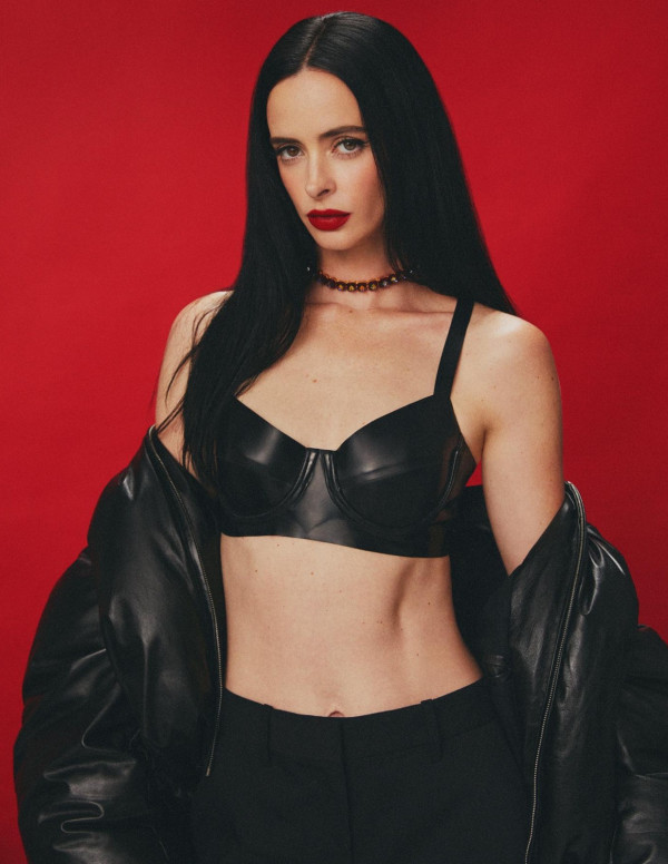 Krysten Ritter dans Schön Magazine
