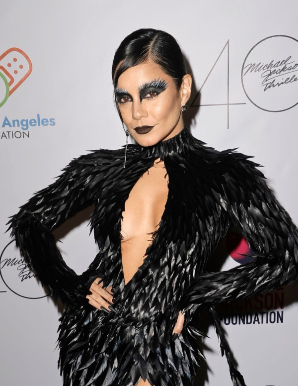 Vanessa Hudgens en soirée Halloween à Encino