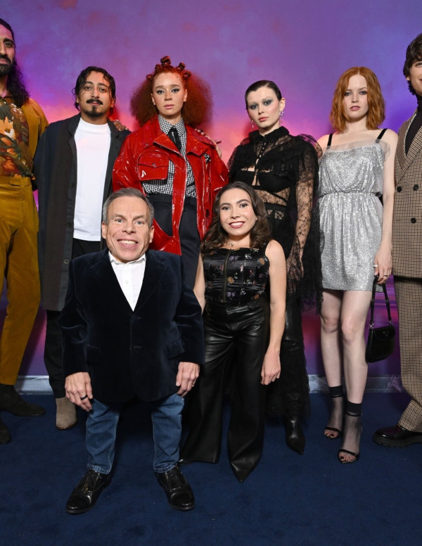 Ellie Bamber à la première de Willow à Londres
