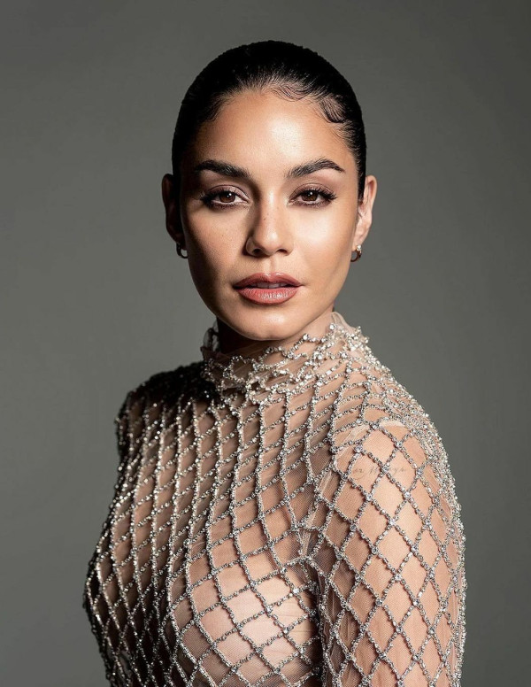Vanessa Hudgens sexy dans LVR Magazine