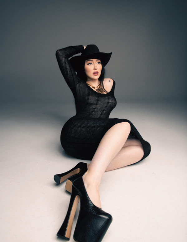 Shooting Noah Cyrus pour Marvin Issue 8 Magazine
