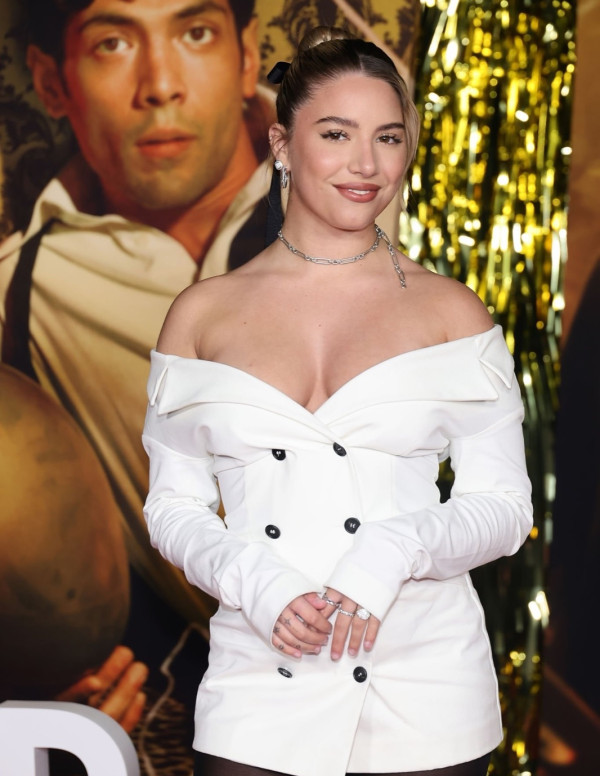 Mackenzie Ziegler à la première de Babylon à Los Angeles