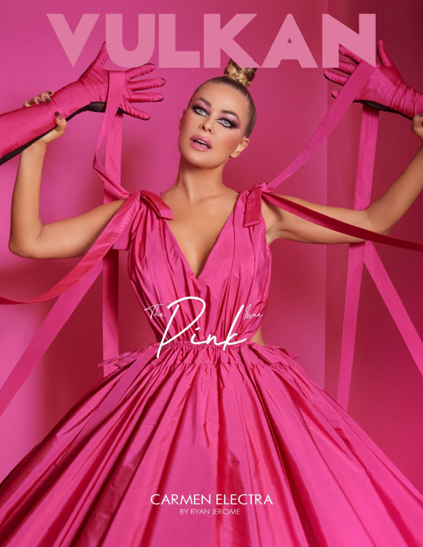 Carmen Electra dans Vulkan Magazine