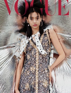 L'actrice de Squid Game Jung Ho-yeon dans Vogue magazine