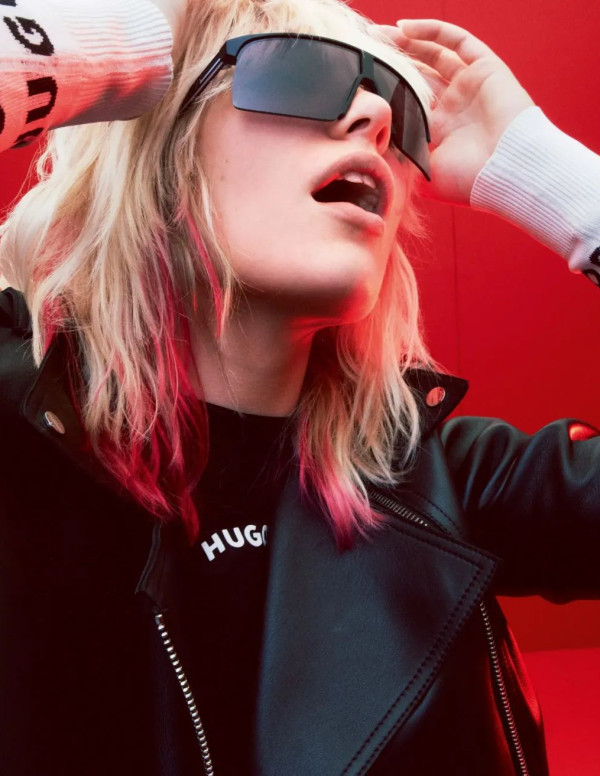 Shooting Maddie Ziegler pour Hugo Boss