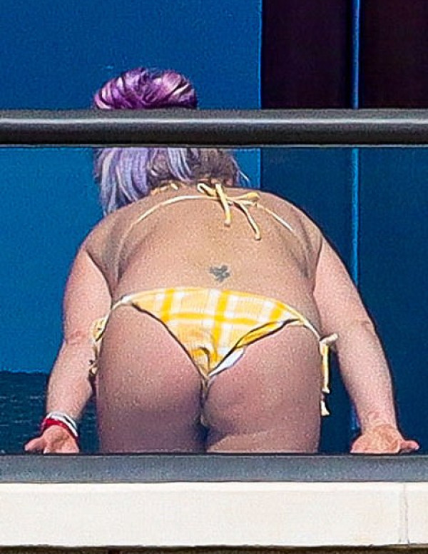 Britney Spears sur son balcon à Maui