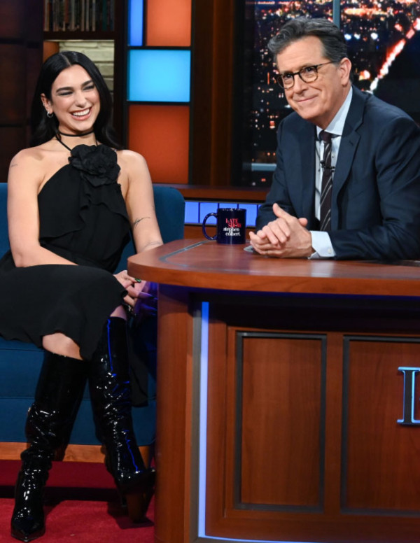 Dua Lipa dans l'émission The Late Show with Stephen Colbert