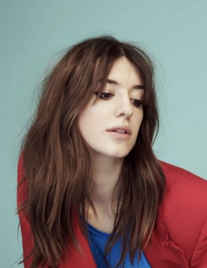 Daisy Edgar-Jones dans Observer Magazine