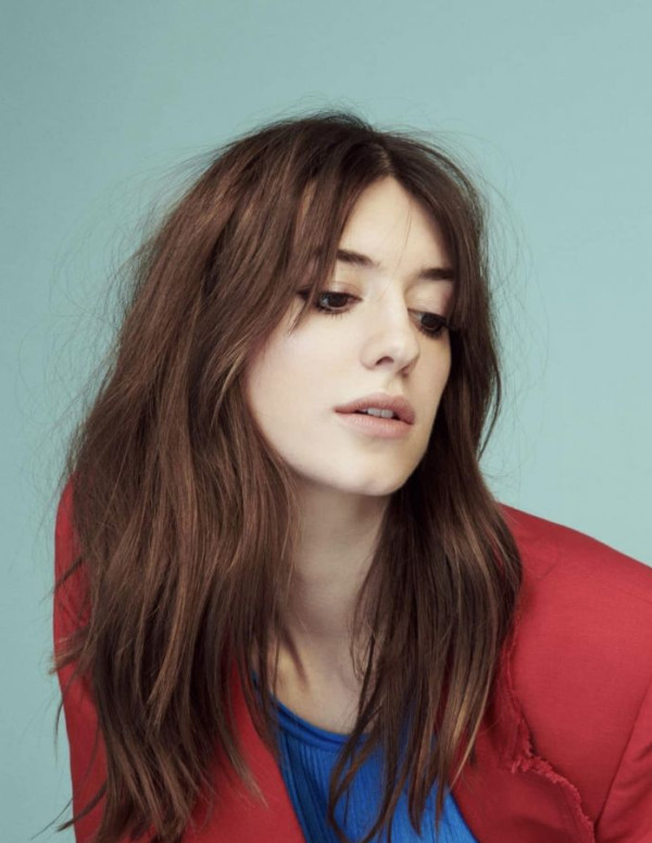Daisy Edgar-Jones dans Observer Magazine