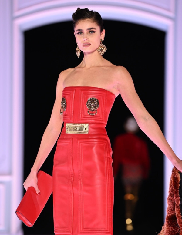 Taylor Marie Hill à la Milan fashion week