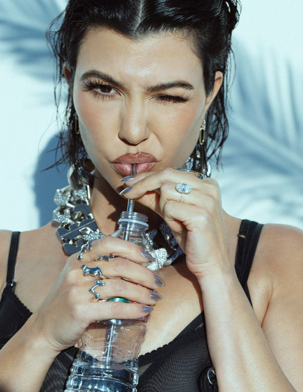Shooting Kourtney Kardashian pour bustle magazine