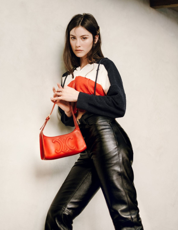 Shooting Gracie Abrams pour V Magazine