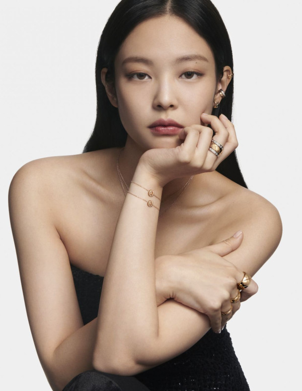 Shooting Jennie Kim pour Chanel Coco Crush 2023