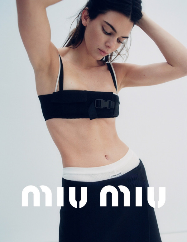 Shooting Kendall Jenner pour Miu miu