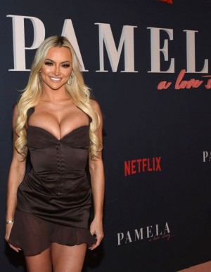 photos Lindsey Pelas