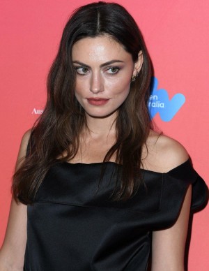 photos Phoebe Tonkin