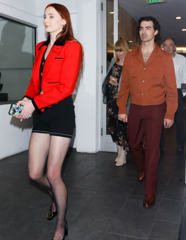 Sophie Turner en soirée à Beverly Hills