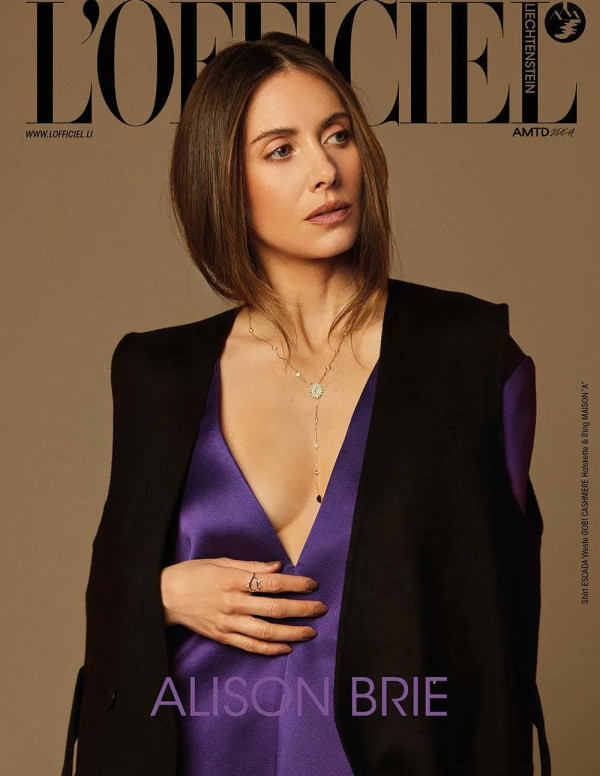 Alison Brie dans L'Officiel Magazine