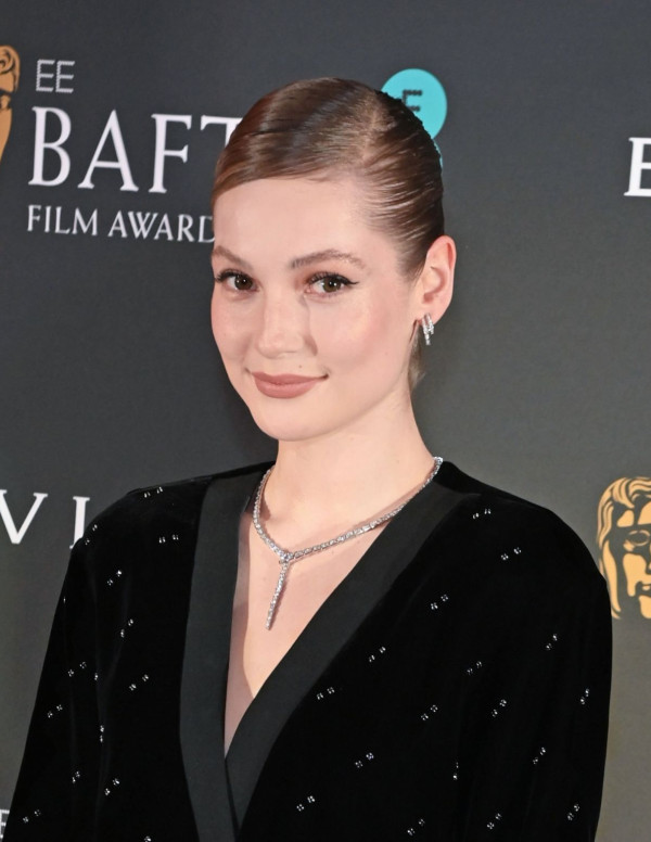 Hannah Dodd à Londres pour les British Academy Film Awards 2023