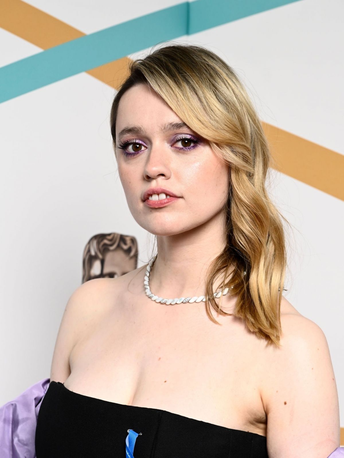 Aimee Lou Wood à Londres pour les British Academy Film Awards 2023